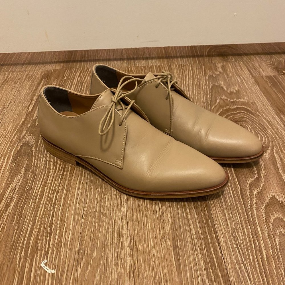 Everlane Modern Oxford Tan Lace-Up Shoes